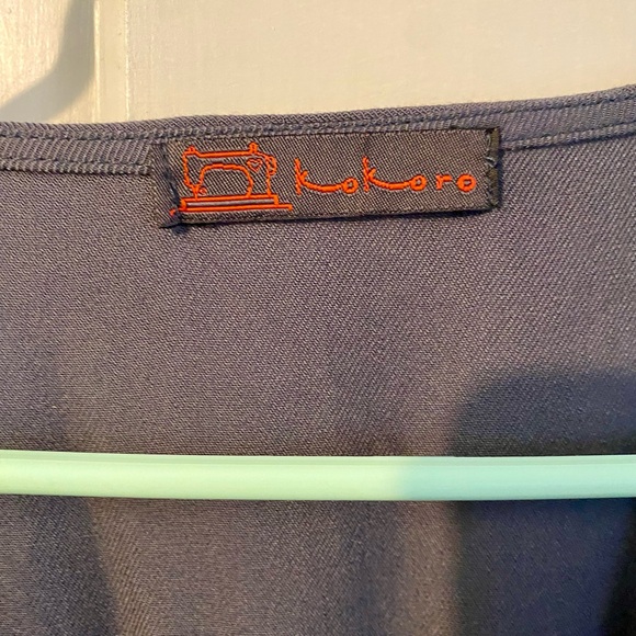 Italian Kokoro grey wrap dress with tie; size 4 - Picture 3 of 3